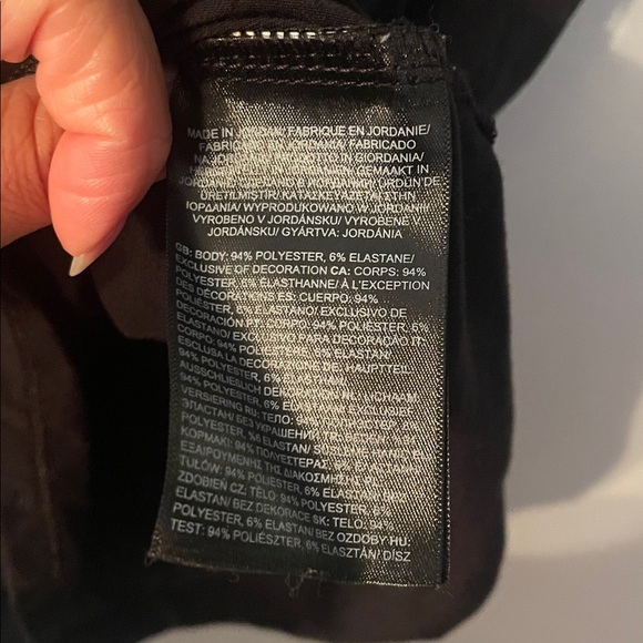 The North Face XL Women's Black Short Sleeve Crop Tee - Picture 2 of 5